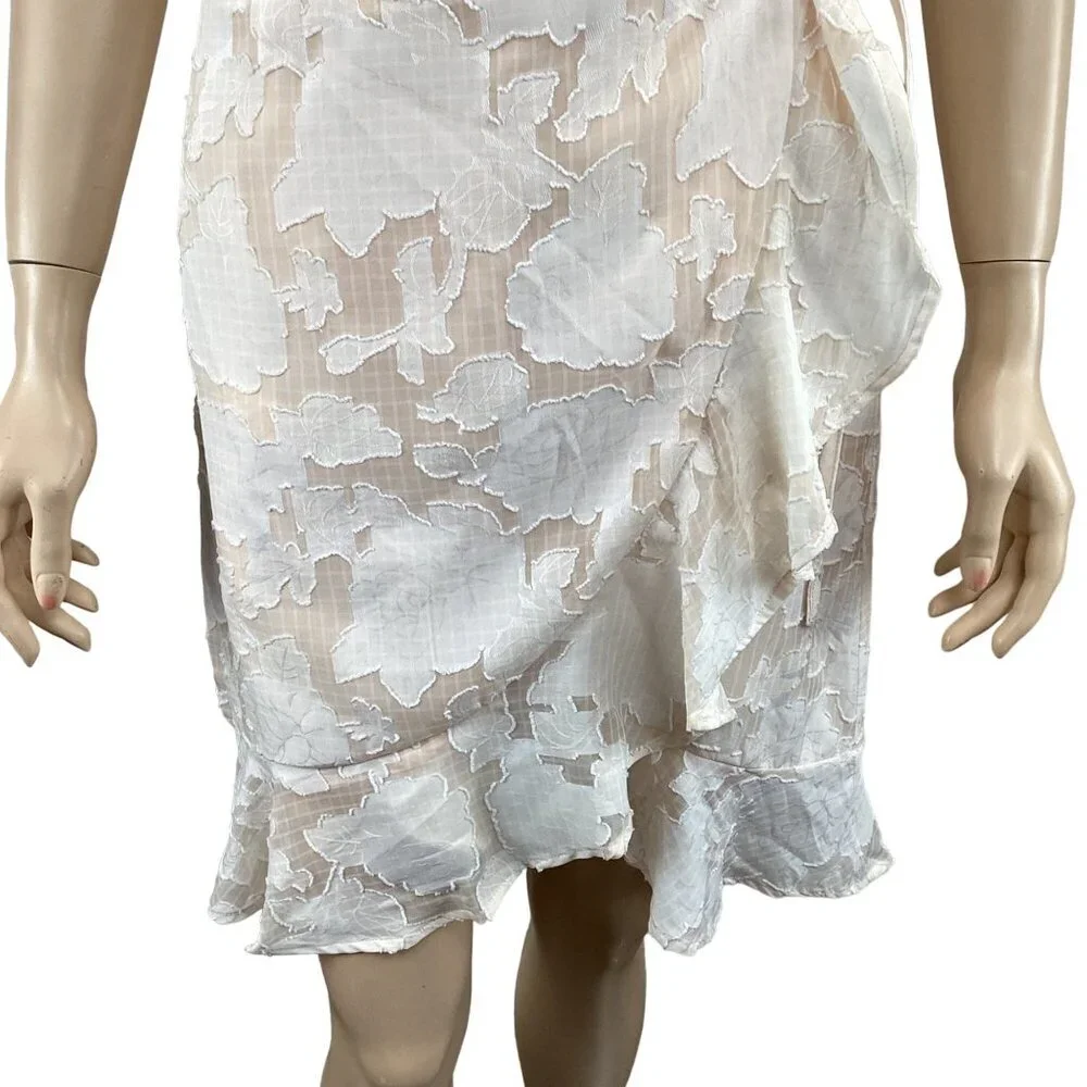 Gilli Women's Wrap Dress Medium Floral Ruffle Short Sleeve White/Beige - Picture 8 of 8